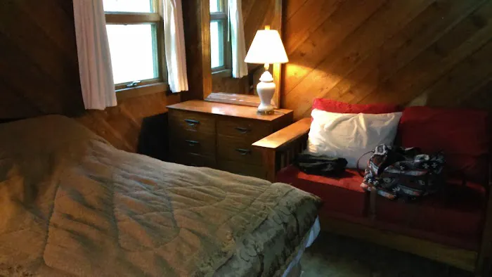 Chain O' Lakes Cabins Picture 3