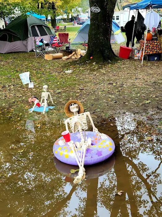 Chain O’ Lakes Campground Picture 5