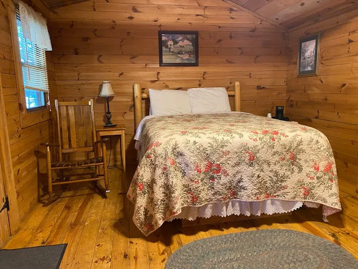 Shipshewana North Park Amish Log Cabin Lodging & Campground Picture 6