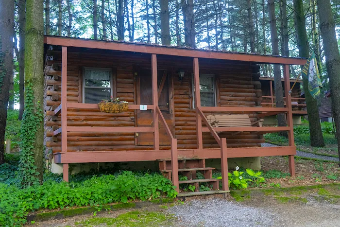 Shipshewana North Park Amish Log Cabin Lodging & Campground Picture 10