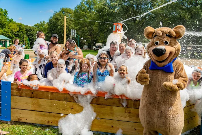 Yogi Bear's Jellystone Park Picture 6