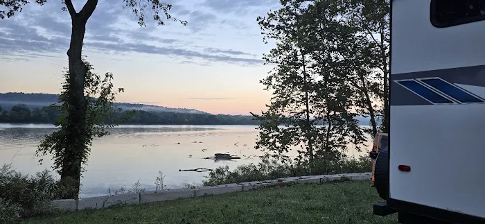 Canby Ferry RV Campground Picture 2