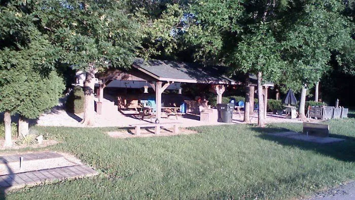 Hones Pointe Campground and park Picture 6