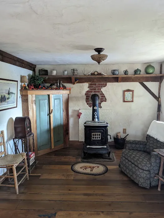 FRANCINES LOG CABIN Picture 2