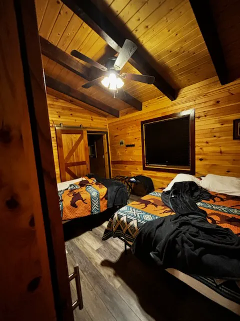 Above the Pines Cabin Picture 6