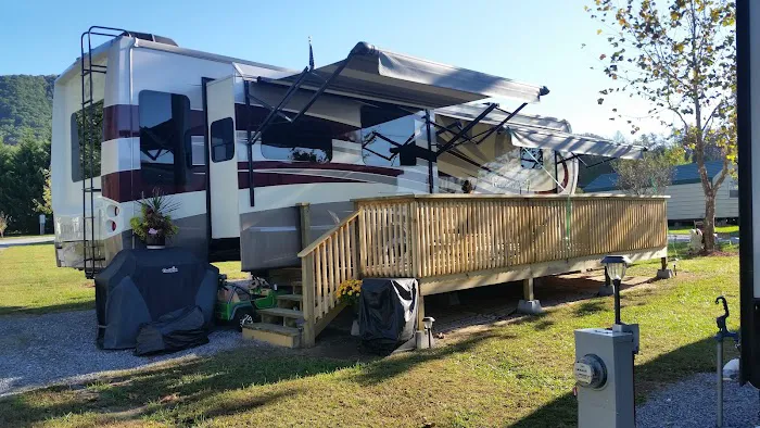 Riverview Campground Picture 6