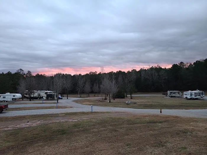 All Seasons Family Campground Picture 3