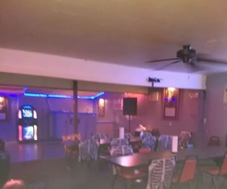 Lake View Camping & Game Room (Bar)