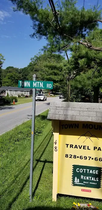 Town Mountain Travel Park Picture 8