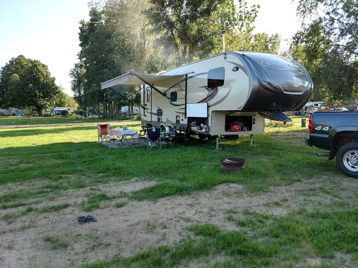 Lakeside Resort Campground Picture 4