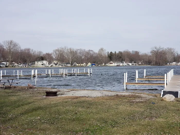JT'S Lakeside Campground Picture 3