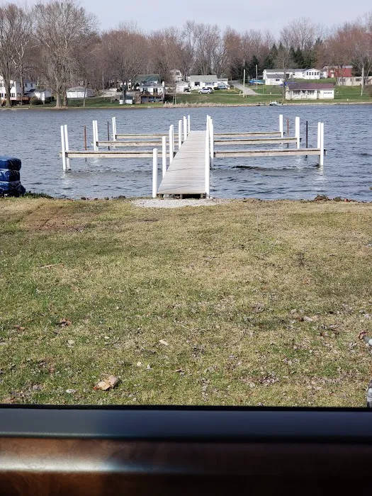 JT'S Lakeside Campground Picture 7