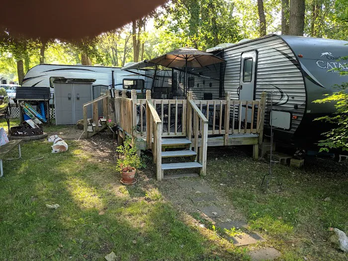 JT'S Lakeside Campground Picture 6