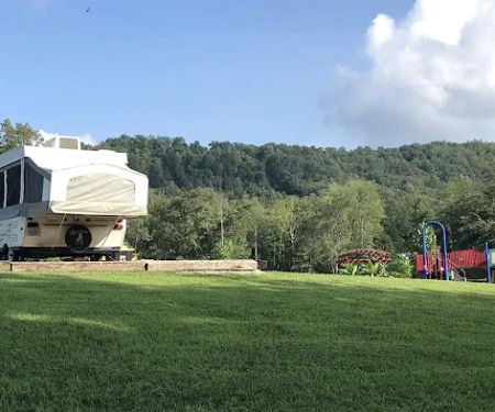 Callies Lake And Campground in Red River Gorge