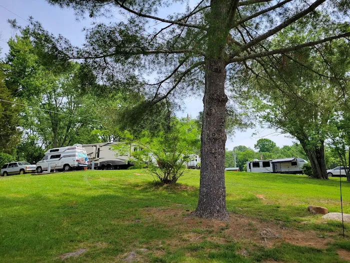 Lazy Llama Campground Picture 2