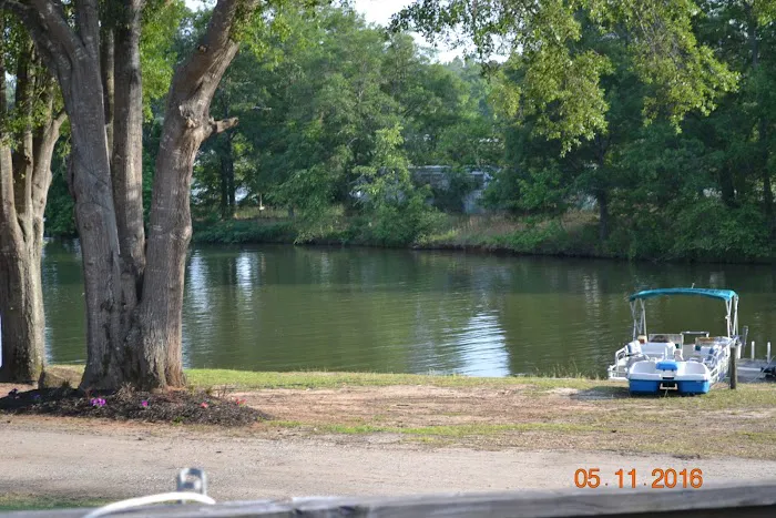 Four Seasons Resort & Marina Picture 9