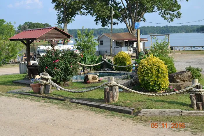 Four Seasons Resort & Marina Picture 8