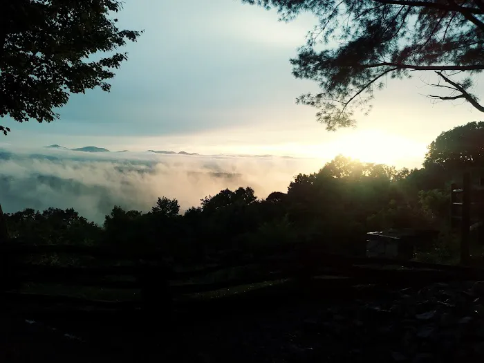 Campfire Lodgings Picture 9