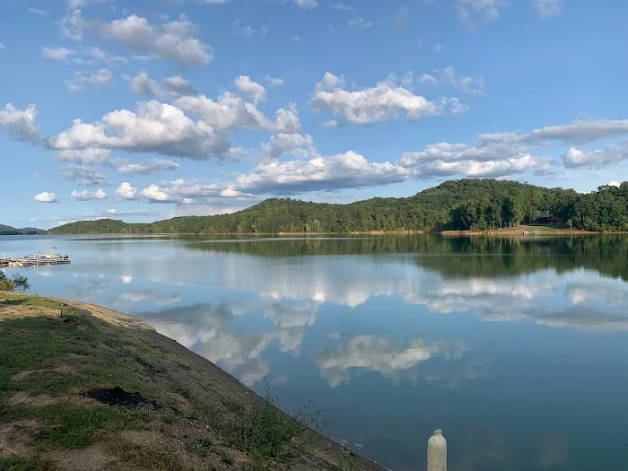 Webb's Lakefront Campground Picture 3