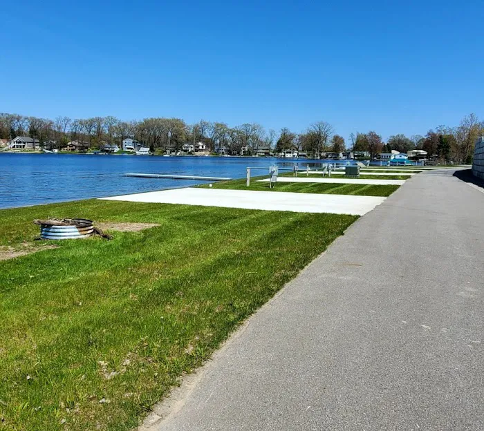 The Shores at Selkirk Lake Picture 7