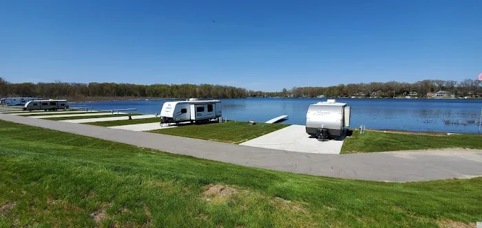 The Shores at Selkirk Lake Picture 5