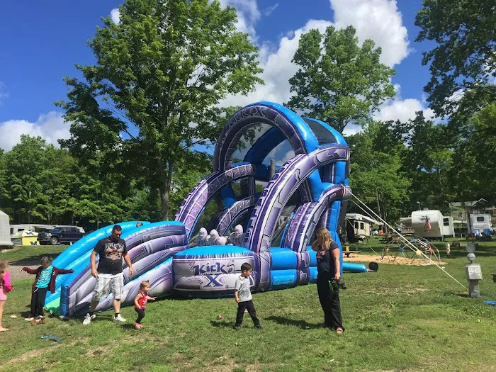 DUMONT LAKE FAMILY CAMPGROUND Picture 10