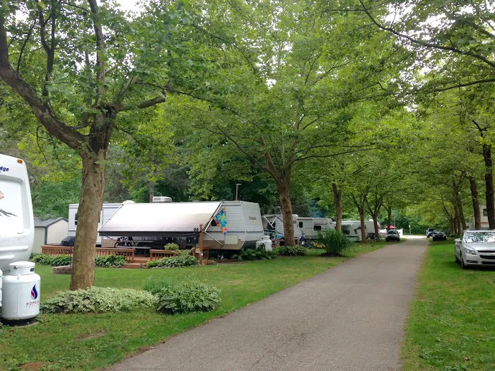 Tri-Ponds Family Camp Resort Picture 8