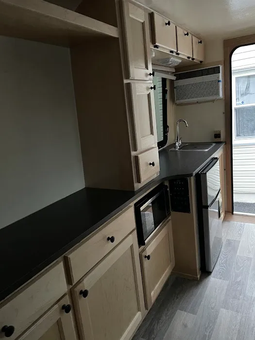 Snoozy II Campers Picture 6