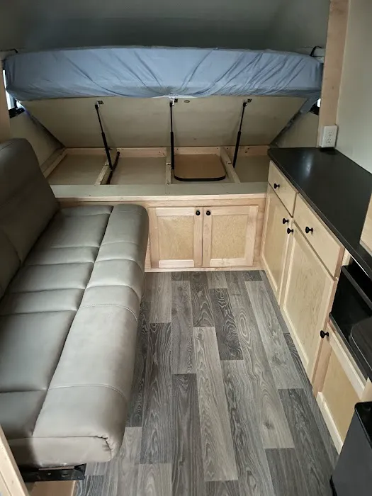 Snoozy II Campers Picture 7