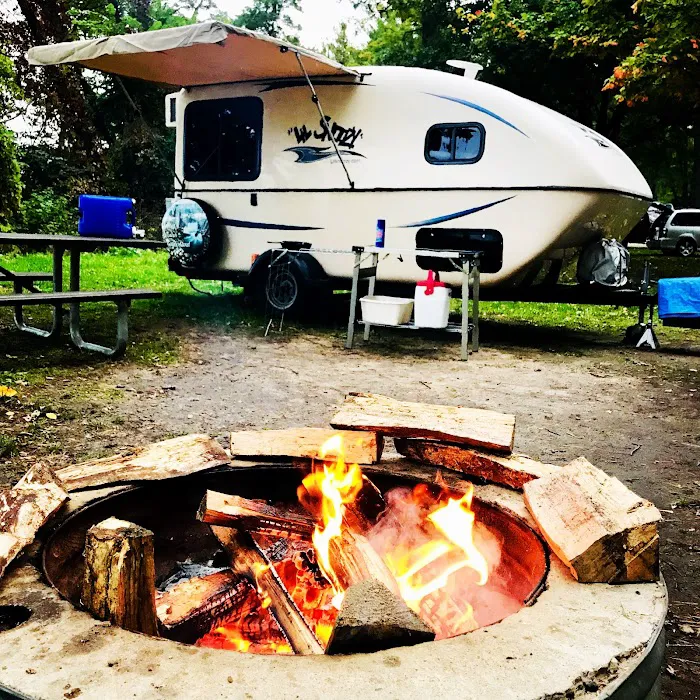 Snoozy II Campers Picture 2