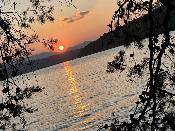 Devils Fork State Park Campground Picture 9