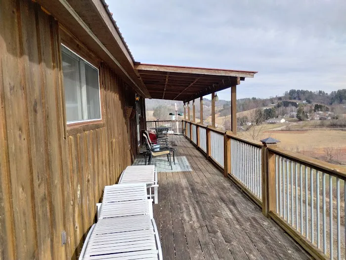 Persimmon Green Farmstead and Tentrr Picture 3