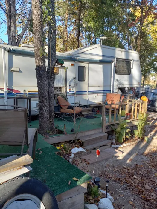 Backwoods Market And Campground Picture 6