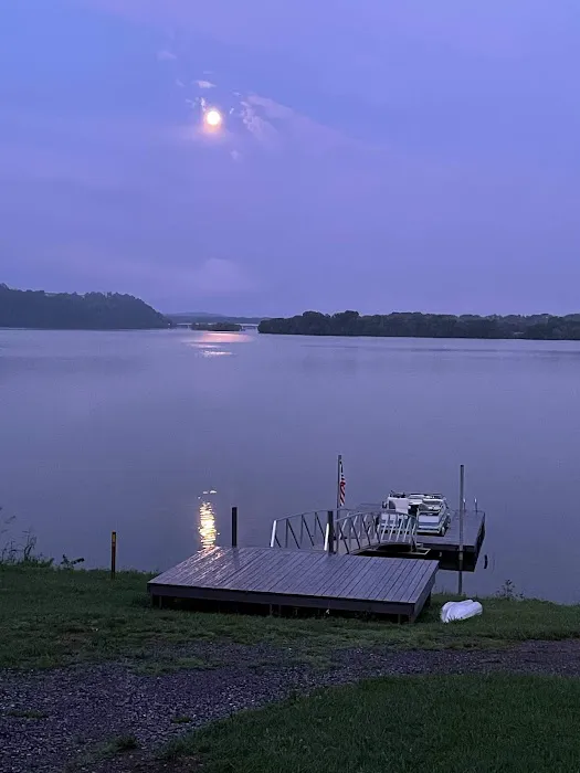 Douglas Driftwood Lakefront Campground RV Park Picture 9