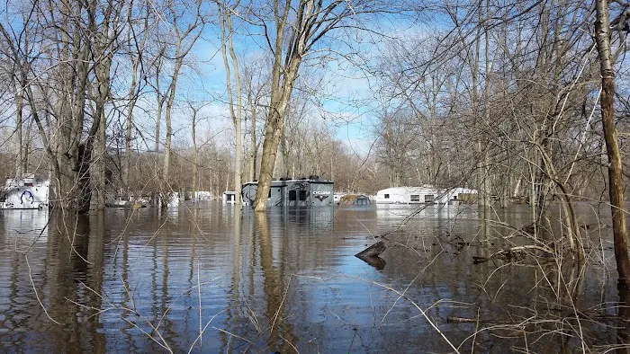 Riverfront Park Campground Picture 7