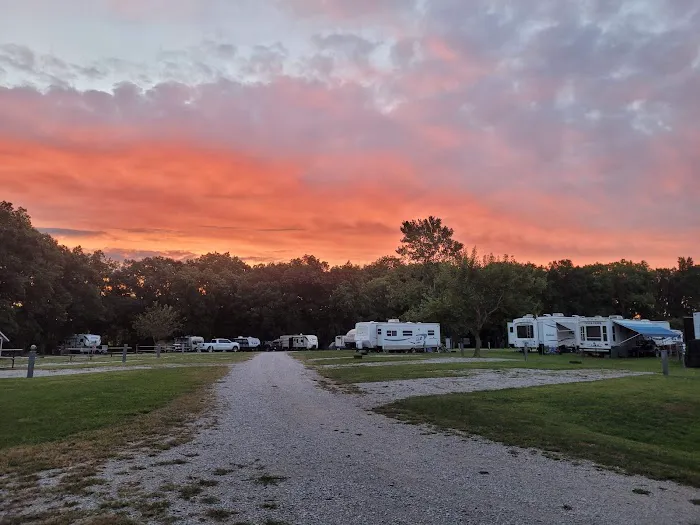 White Oaks on the Lake RV Resort Picture 5