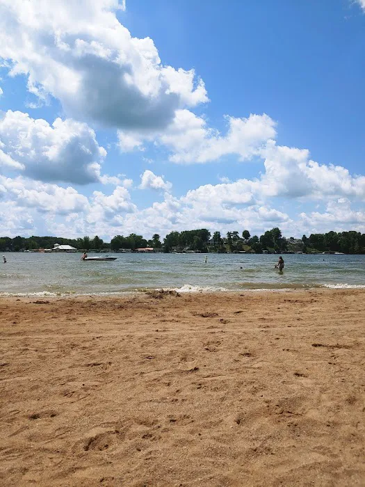 White Oaks on the Lake RV Resort Picture 9