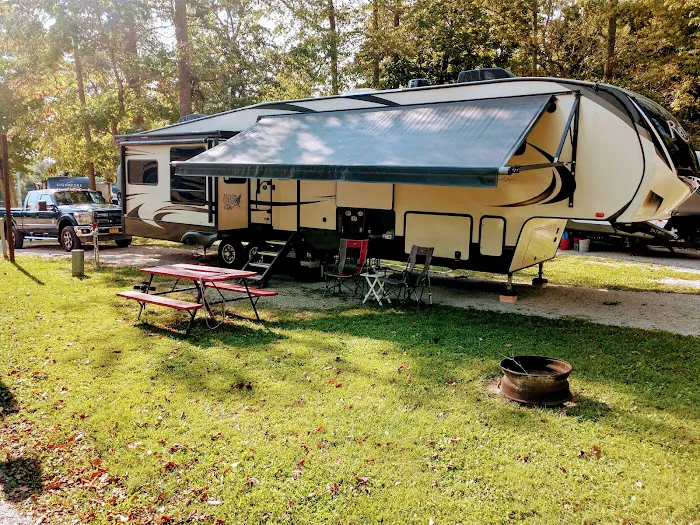 Elizabethtown Crossroads RV Park & Campgrounds - Getaway Retreats Picture 6