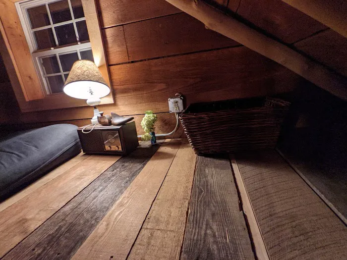 Firefly Cabin Picture 4