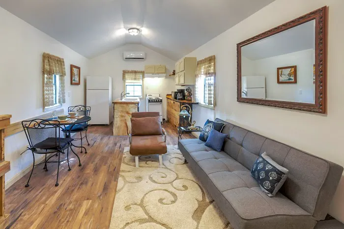 Redbud Acres Accommodations Picture 1