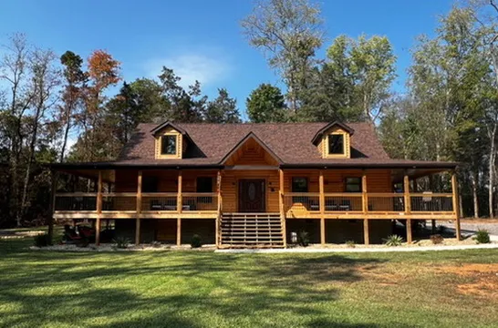 Lester’s Lake Cabins Picture 1