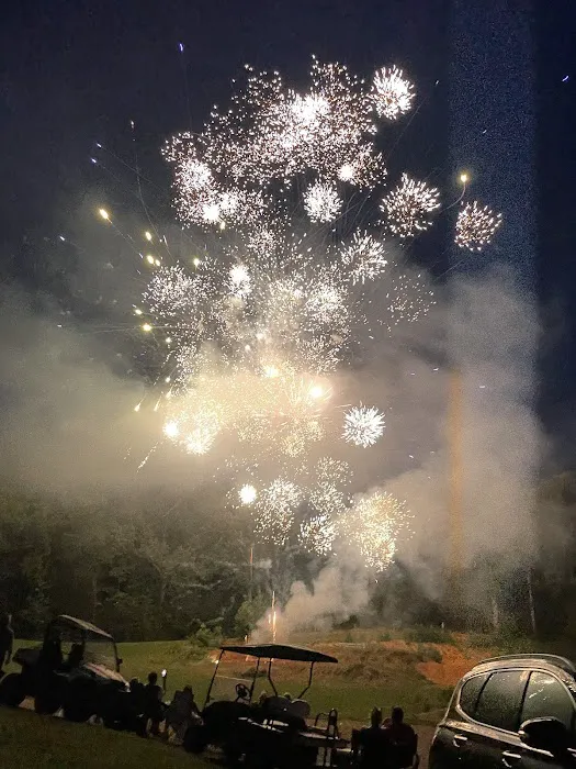 Sunshine Acres Camp & Cabins Picture 9