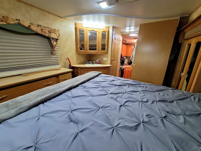 Creekside Stayz Campground Picture 4