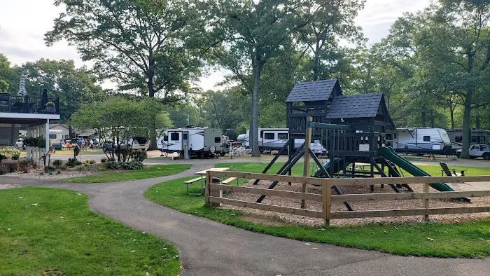 Oak Grove Resort Campground Picture 2