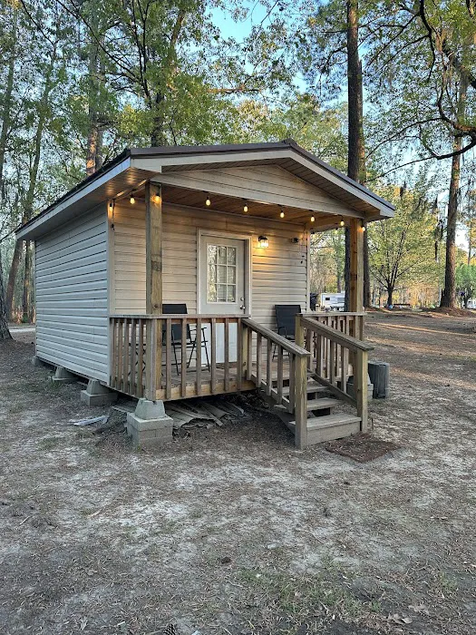 Elliott's Landing and Campground Picture 1