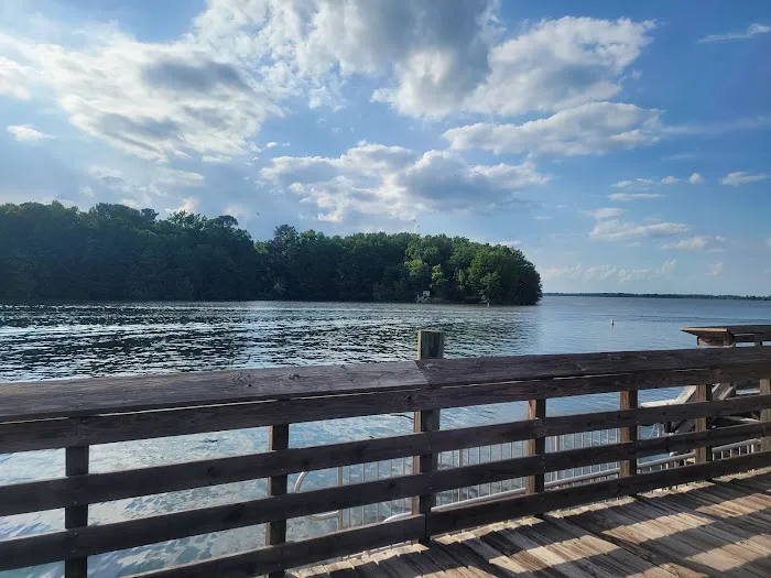 Pier Cabin 1 Picture 1