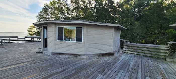 Pier Cabin 1 Picture 3