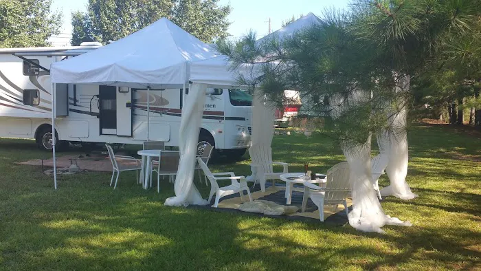 The River's Edge Campground Picture 4