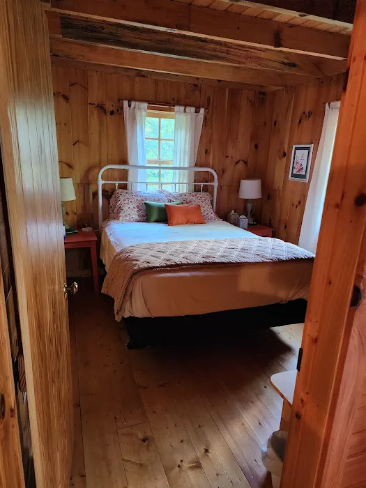 Walnut Grove Farmhouse (airbnb) Picture 1