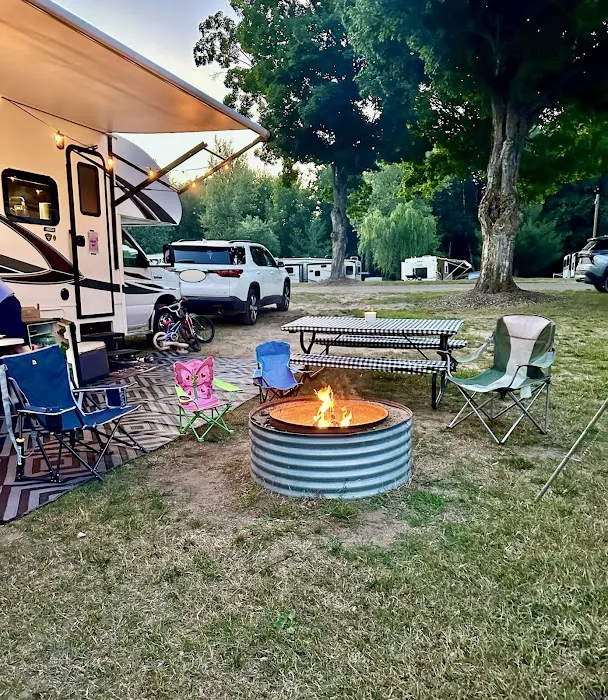 Camper's Haven Family Campground Picture 1